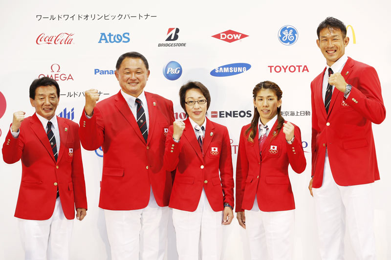 2016年リオデジャネイロオリンピックでは日本選手団団長を務めた（中央）