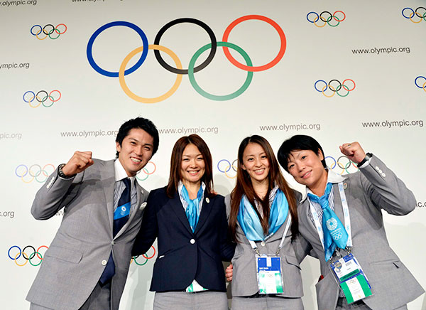 IOC総会にて（2013年ブエノスアイレス）（左から二人目）
