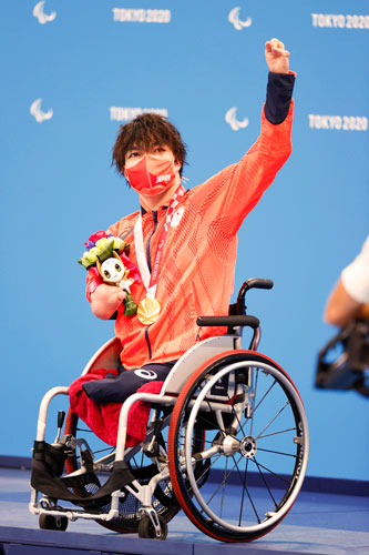 東京2020パラリンピック水泳で5個のメダルを獲得した鈴木孝幸選手