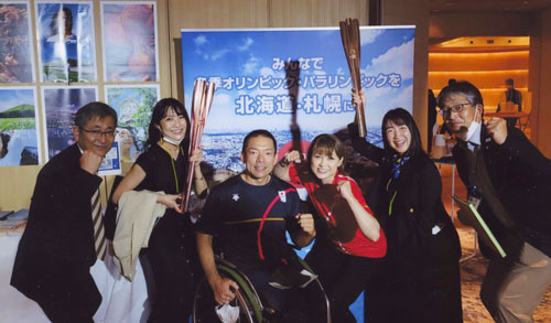 札幌オリンピックの招致活動に参加（右から三人目）（2022年）