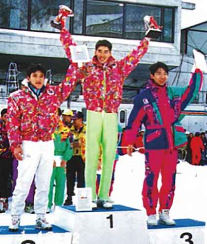 入社1年目の国内大会で初優勝。中央が本人
(1992年)