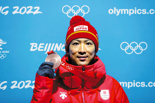 2022年北京オリンピックノルディック複合個人ラージヒルで銅メダルを獲得した渡部暁斗選手