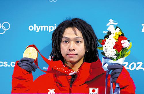 2022年北京オリンピック男子ハーフパイプで金メダルを獲得した平野歩夢選手