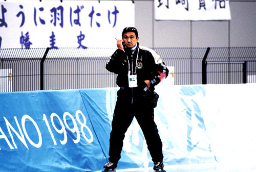 1998年長野オリンピックではスピードスケートのコーチを務める